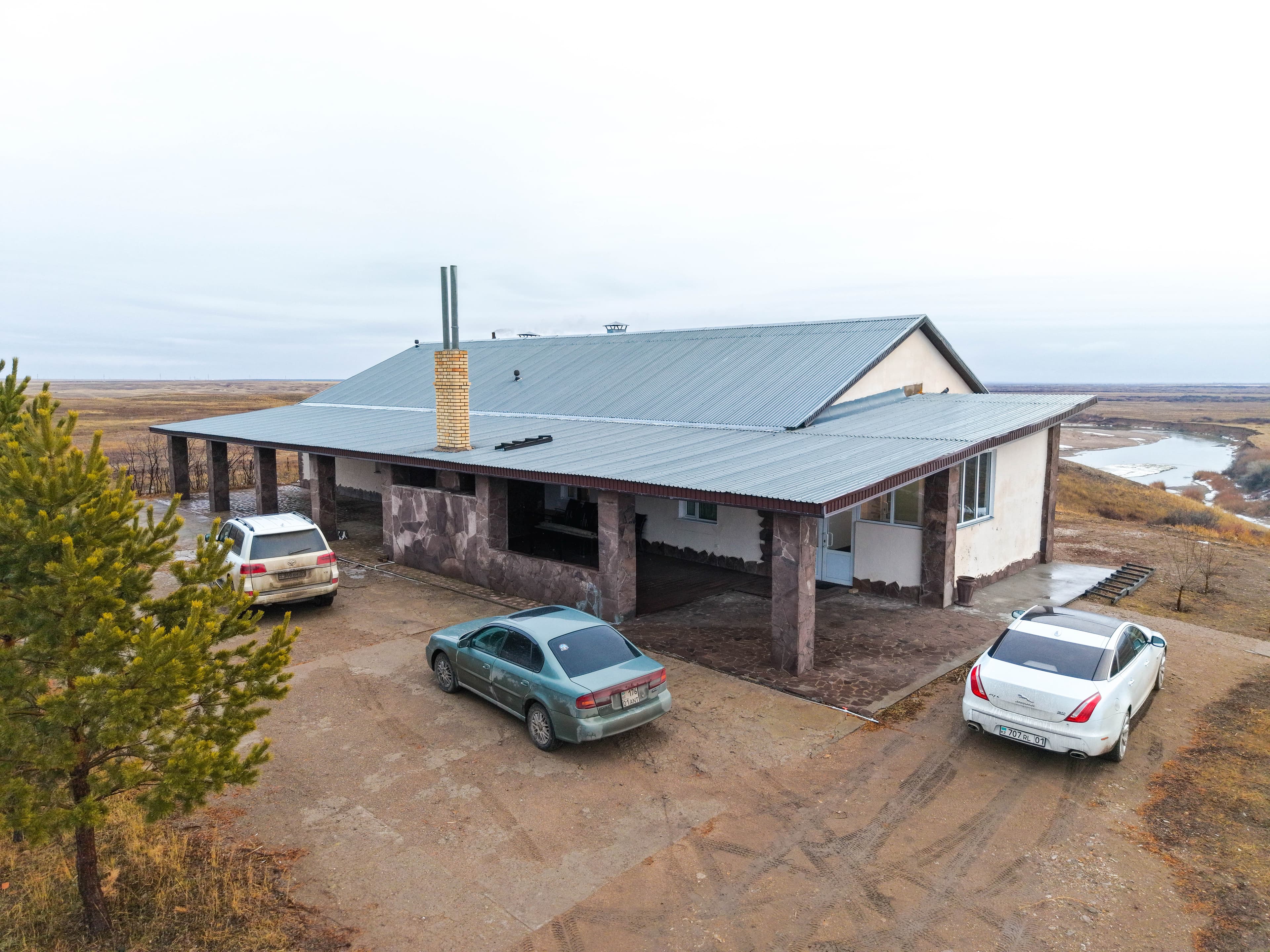 Здание базы Fly Torgai