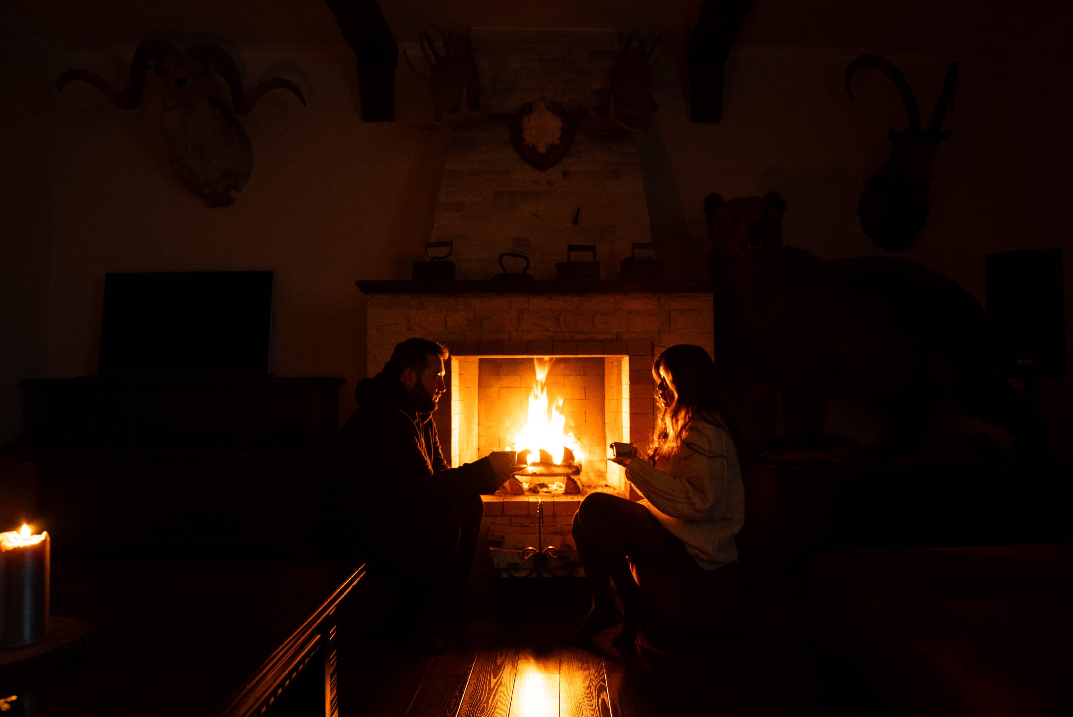 Камин в охотничьем домике